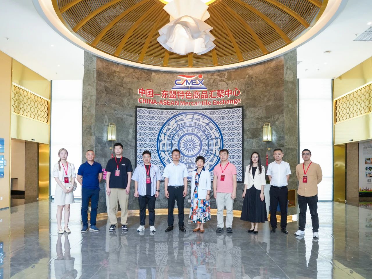 中央政府駐澳門(mén)聯(lián)絡(luò)辦公室協(xié)調(diào)部副部長(zhǎng)王曉剛一行參訪(fǎng)中新物流園、匯聚中心和水果交易中心